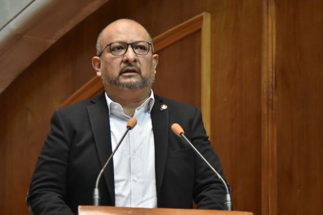 No utilicen a instituciones contra activismo de José Humbertus: Max Correa