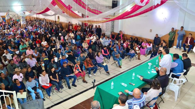 Entregan los primeros 300 títulos de propiedad a avecindados del ejido San Juan Ixhuatepec 
