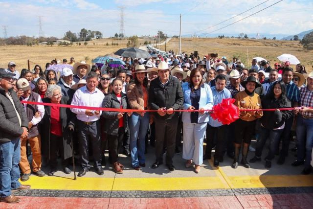 ENTREGA ABUZEID LOZANO LA VIALIDAD MÁS GRANDE DE SU GOBIERNO EN IXTLAHUACA