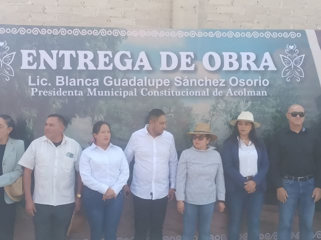 Blanca Osorio en Acolman, inicia entrega de obra pública