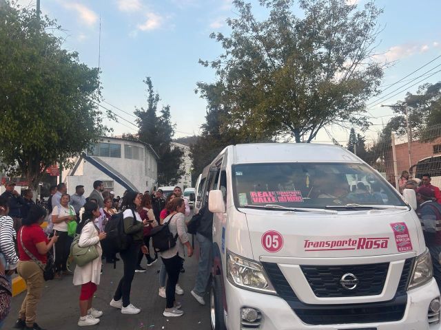 Lanza Gobernadora Delfina Gómez Álvarez Transporte Rosa con 100 unidades de Indios Verdes a Acolman