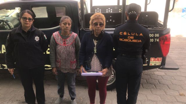 Policías municipales de Texcoco reintegraron a adulta mayor extraviada a su núcleo familiar
